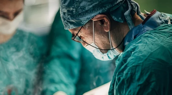 Осъдиха лекари за смъртта на милиардер по време на операция за уголемяване на пениса