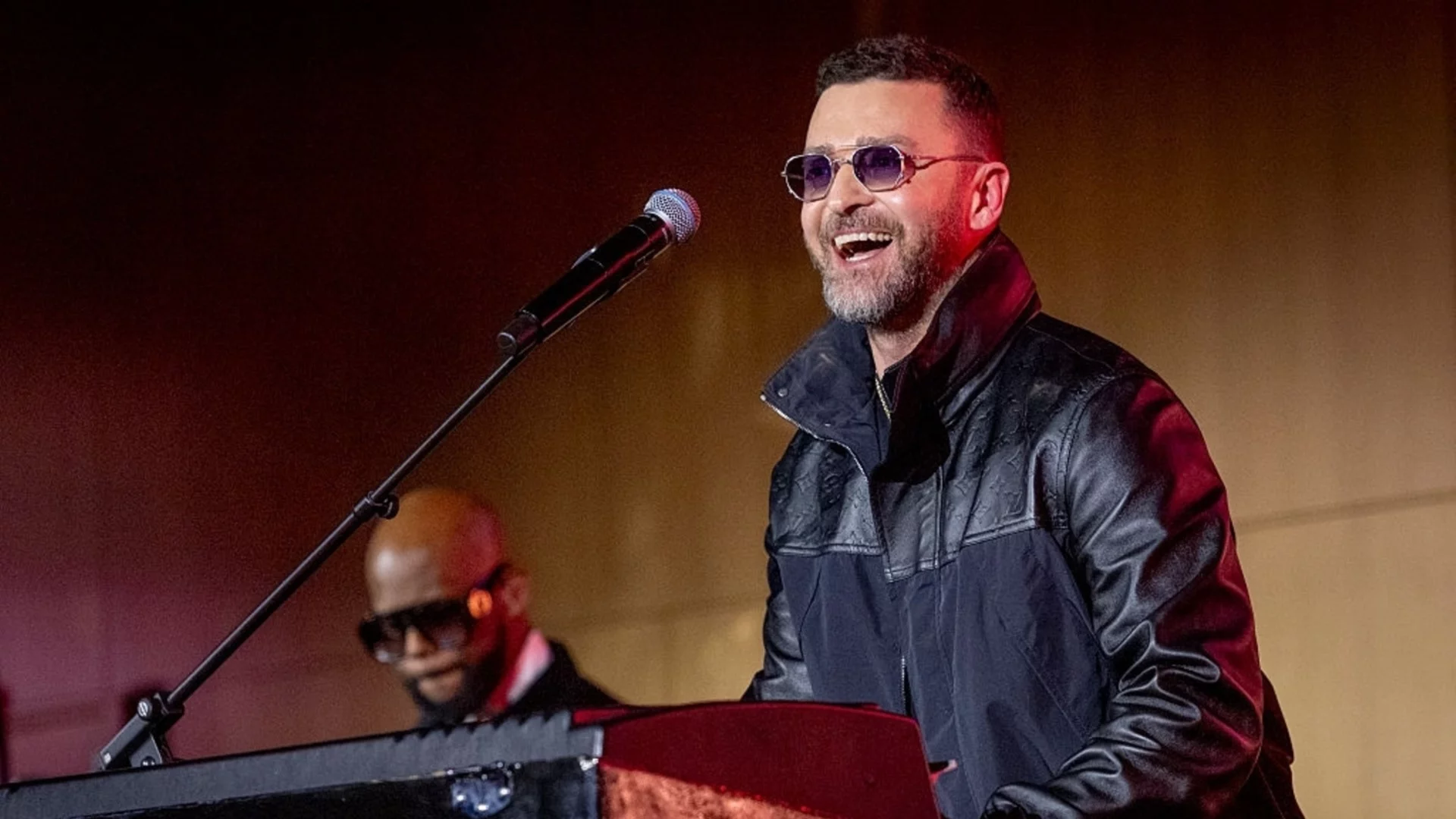 Неочаквано: Джъстин Тимбърлейк се завърна на сцената (ВИДЕО)