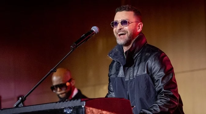 Неочаквано: Джъстин Тимбърлейк се завърна на сцената (ВИДЕО)