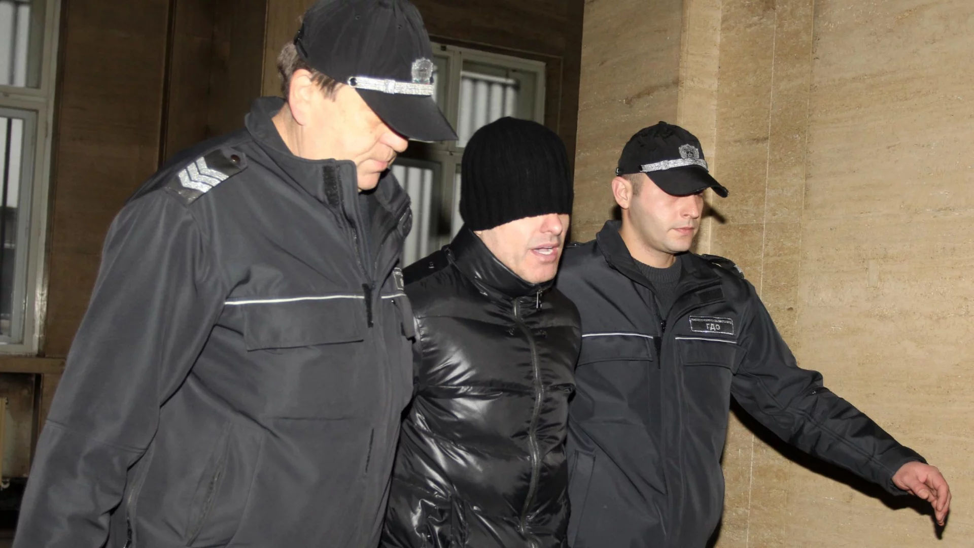 Заради Брендо: Отстраняват шефа на затвора в София