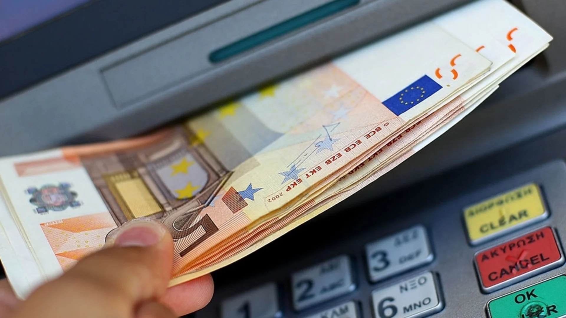 Във вторник: Снегът се топи и паричните потоци потичат в джобовете на Близнаци, Риби + още 2 зодии