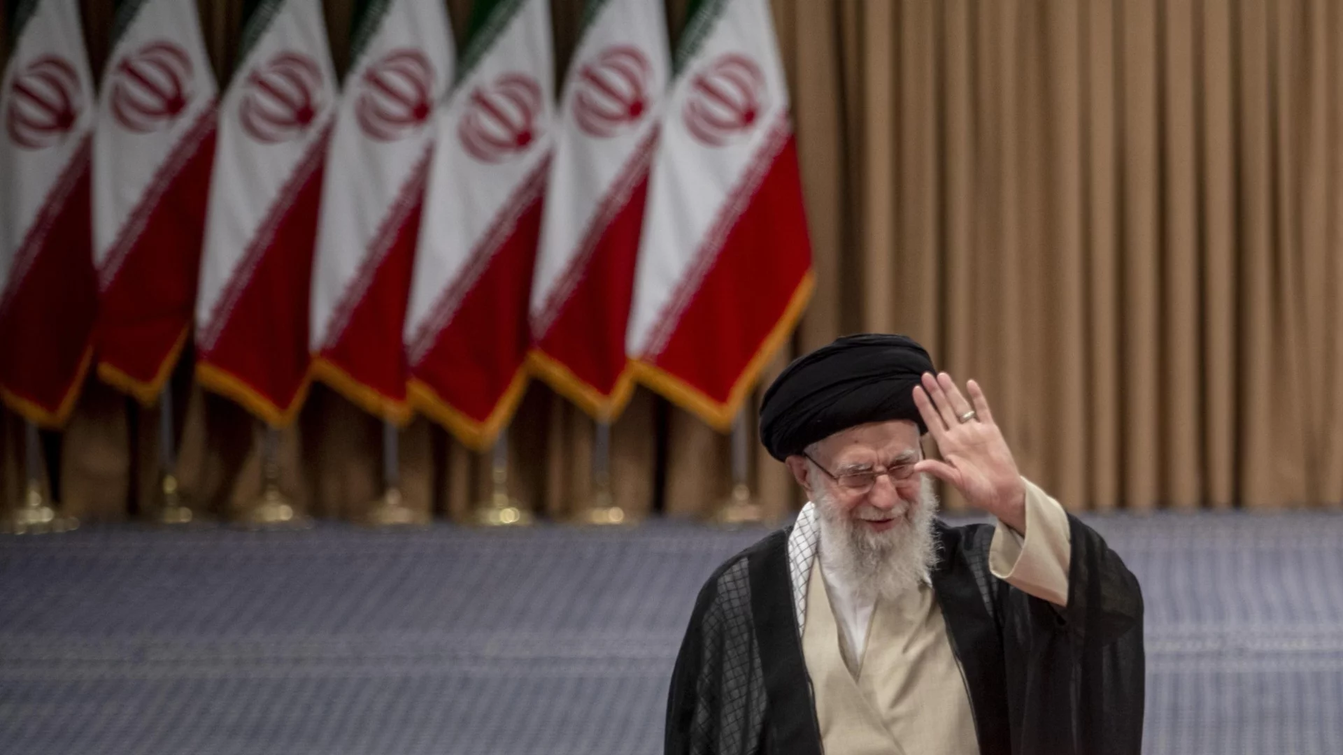 Иран арестува номиниран за "Оскар" сценарист, обявил се срещу върховния лидер Али Хаменей