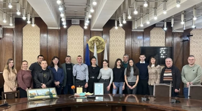 Световният и европейски шампион Християн Стоянов бе удостоен с почетен плакет в Русе