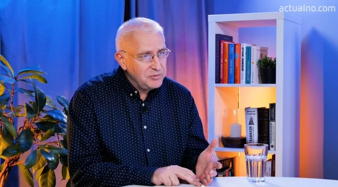 "Интервюто на Радев беше примиренческо, доста страхливо": Политолог предрича мъглява кампания