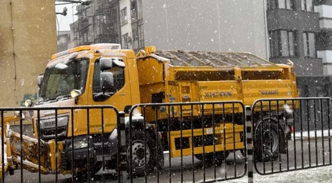 Над 1000 служители и техника на „Чистота“ и „Градини и паркове“ почистват Пловдив от снега