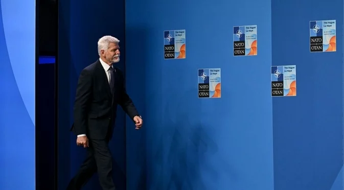 Разрив в Чехия: Десетки хиляди излязоха в подкрепа на президента срещу популисткото правителство (ВИДЕО)