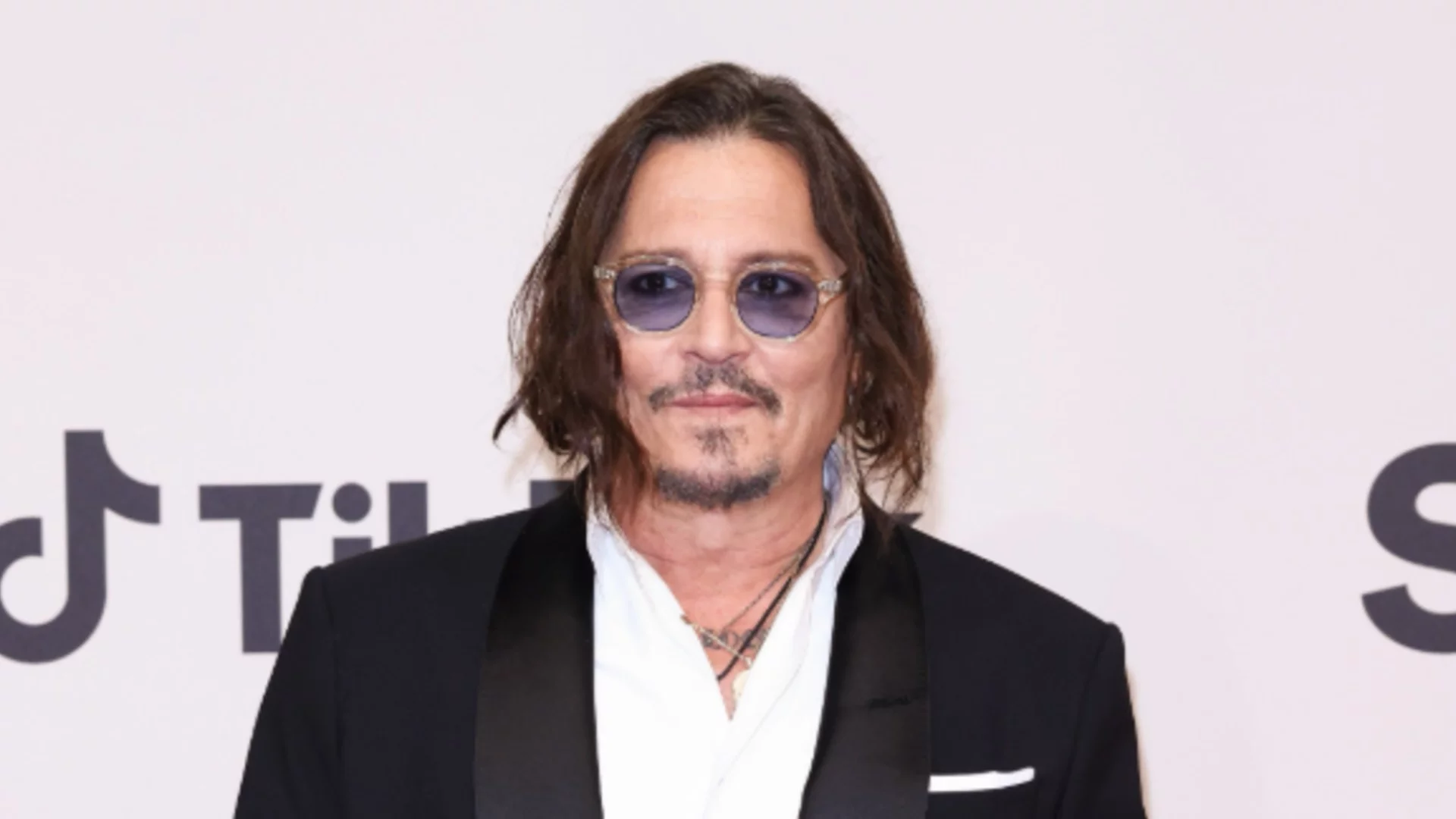 Джони Деп е напълно преобразен за голямото си завръщане в Холивуд (СНИМКИ)