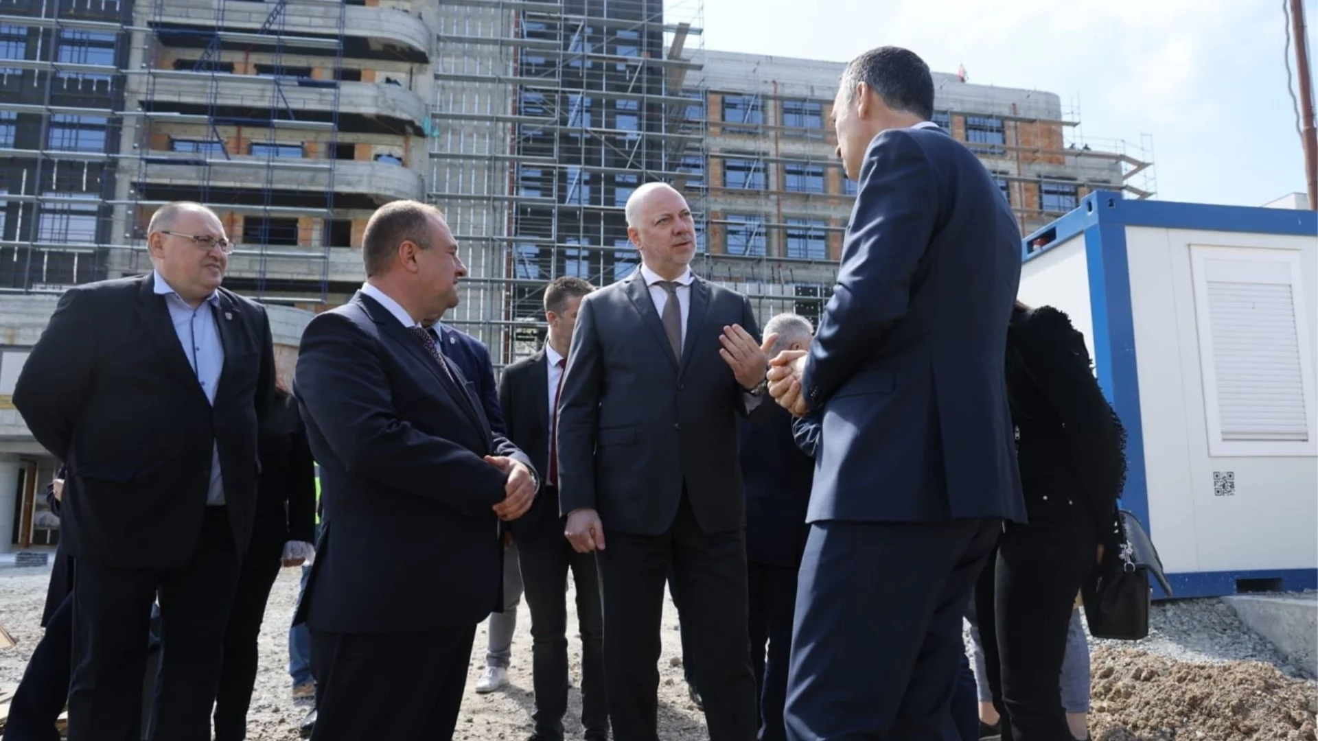 Отлагат строежа на Националната детска болница на фона на редица скандали