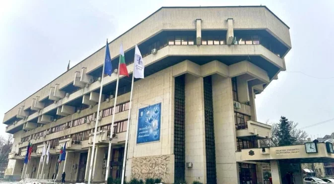 Без разходи за местния бюджет: Русе ще придобие буферния паркинг