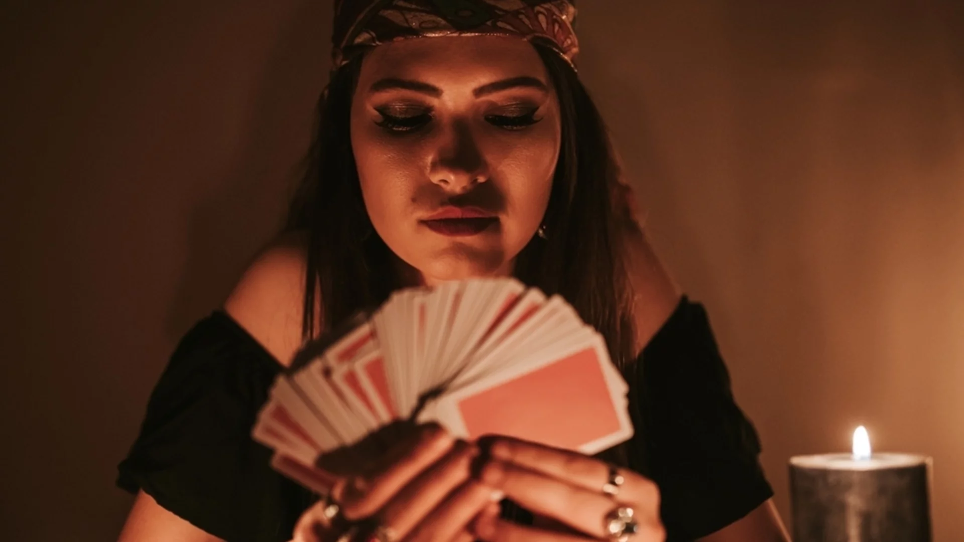 Седмичен Таро хороскоп за всяка зодия, 2 - 8 февруари 2026 г.