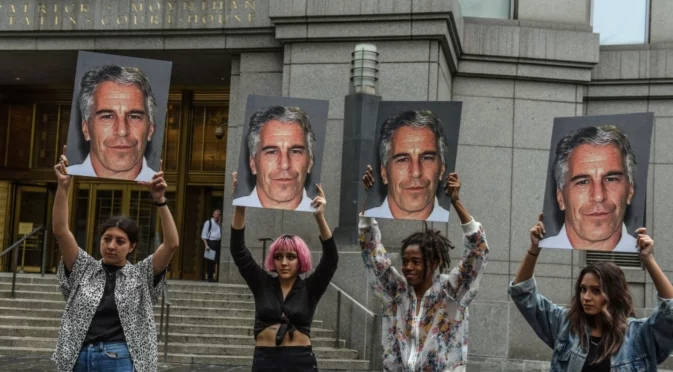 Примерът защо светът става все по-мрачен: Досиетата "Епстийн" са картината на живота ни