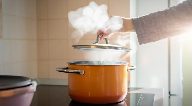 Каква е основната разлика между бланширане и варене