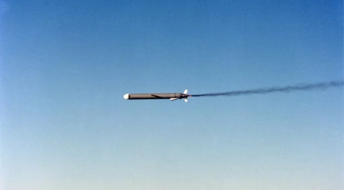 "Натискът на САЩ върху Путин не работи": Сенатор призова за предаване на ракети "Томахоук" на Украйна