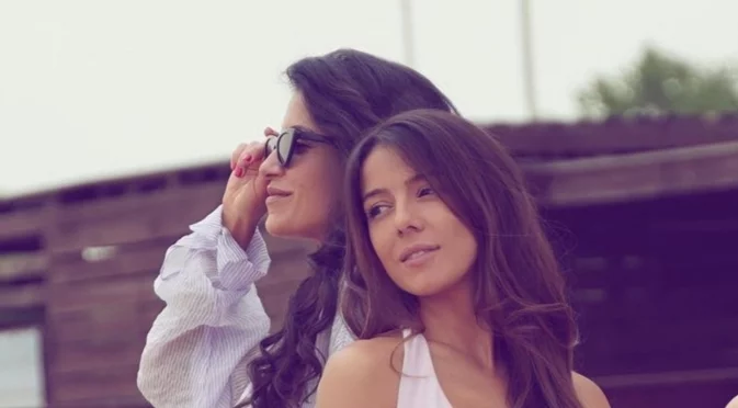 Близначката на Теа Минкова стана майка (СНИМКА)