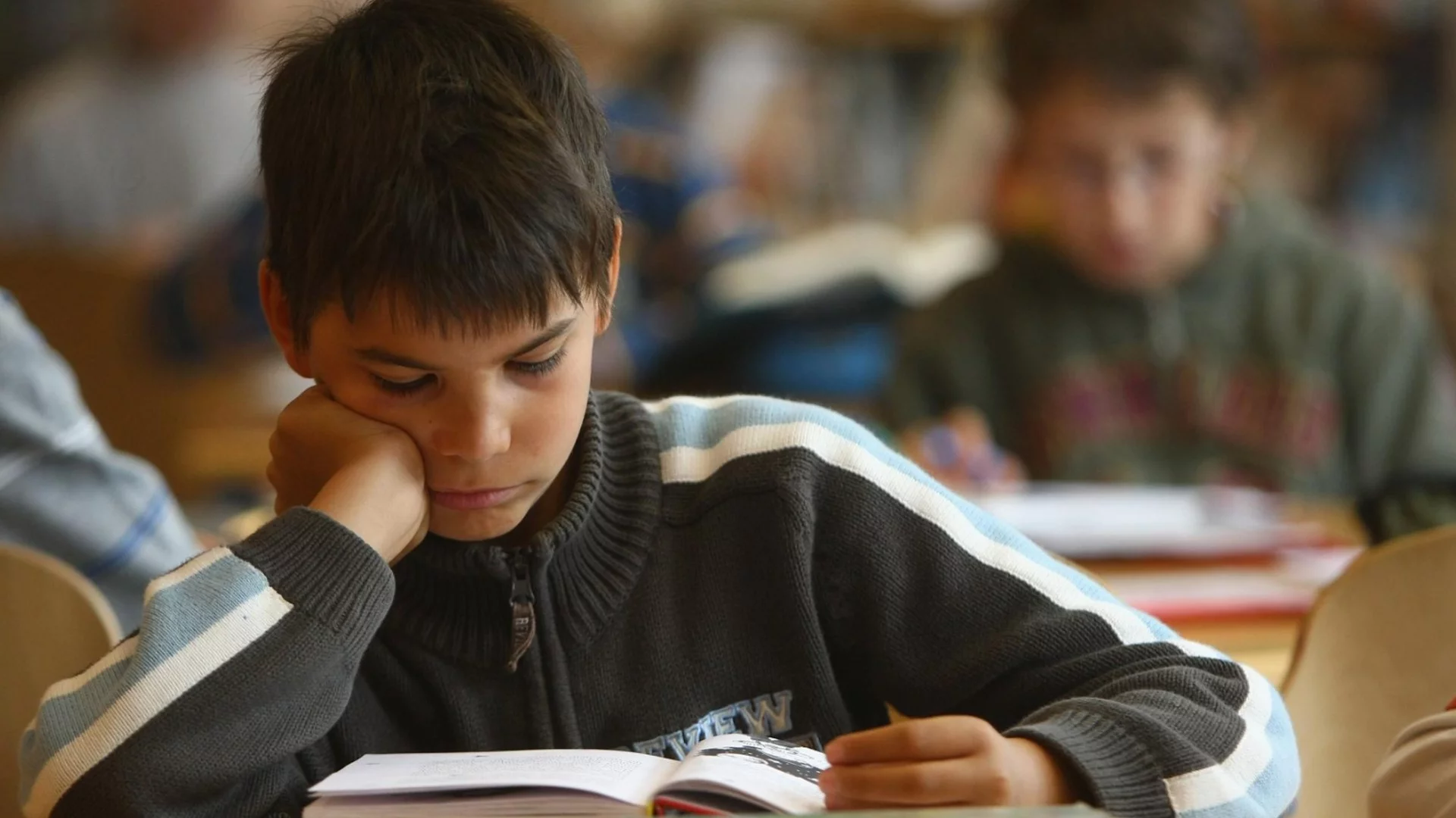 На фона на функционалната неграмотност, призив към родителите: Карайте децата на четат на глас!