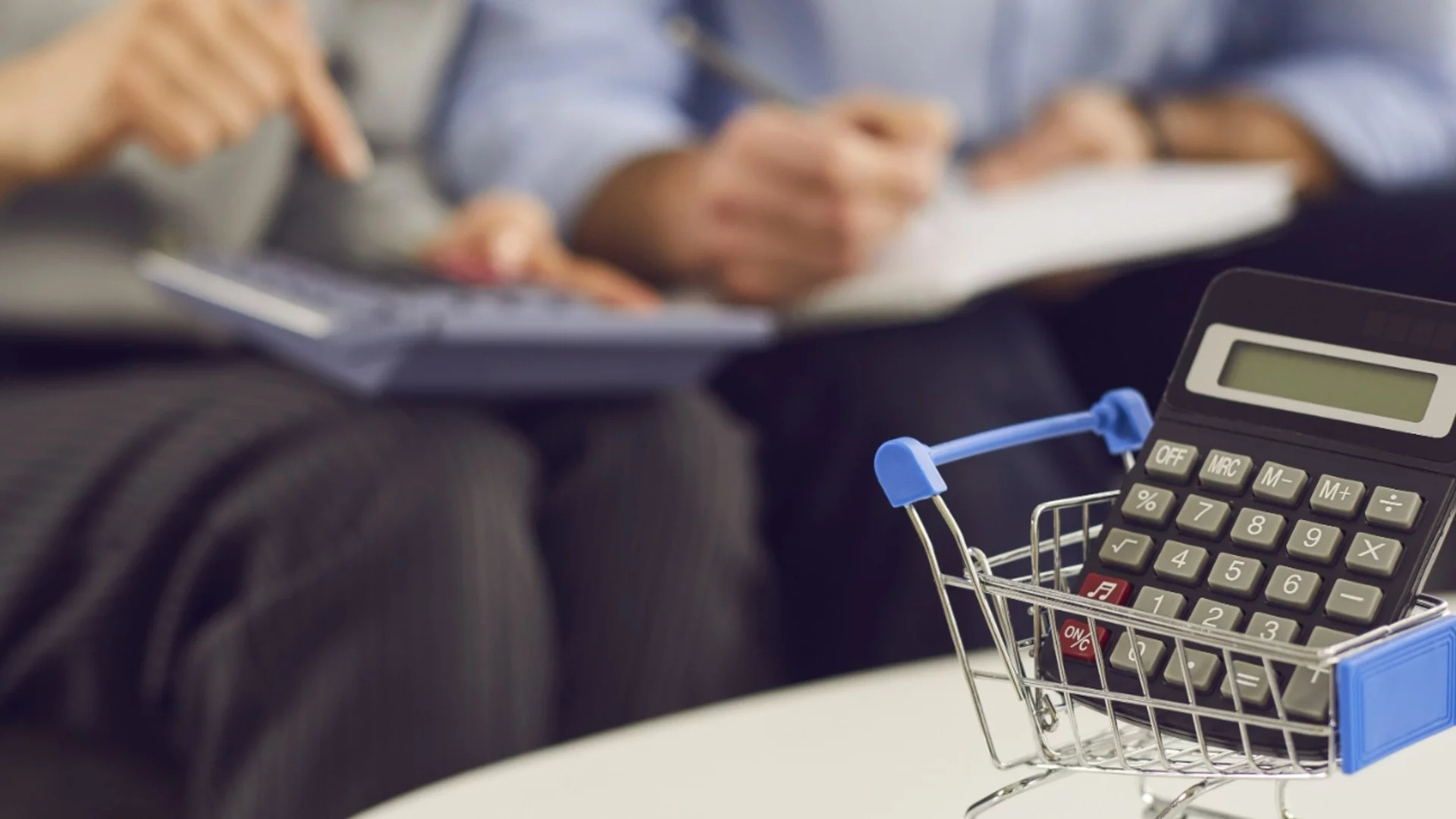 Инфлацията в България през първия месец с еврото: Експресна оценка