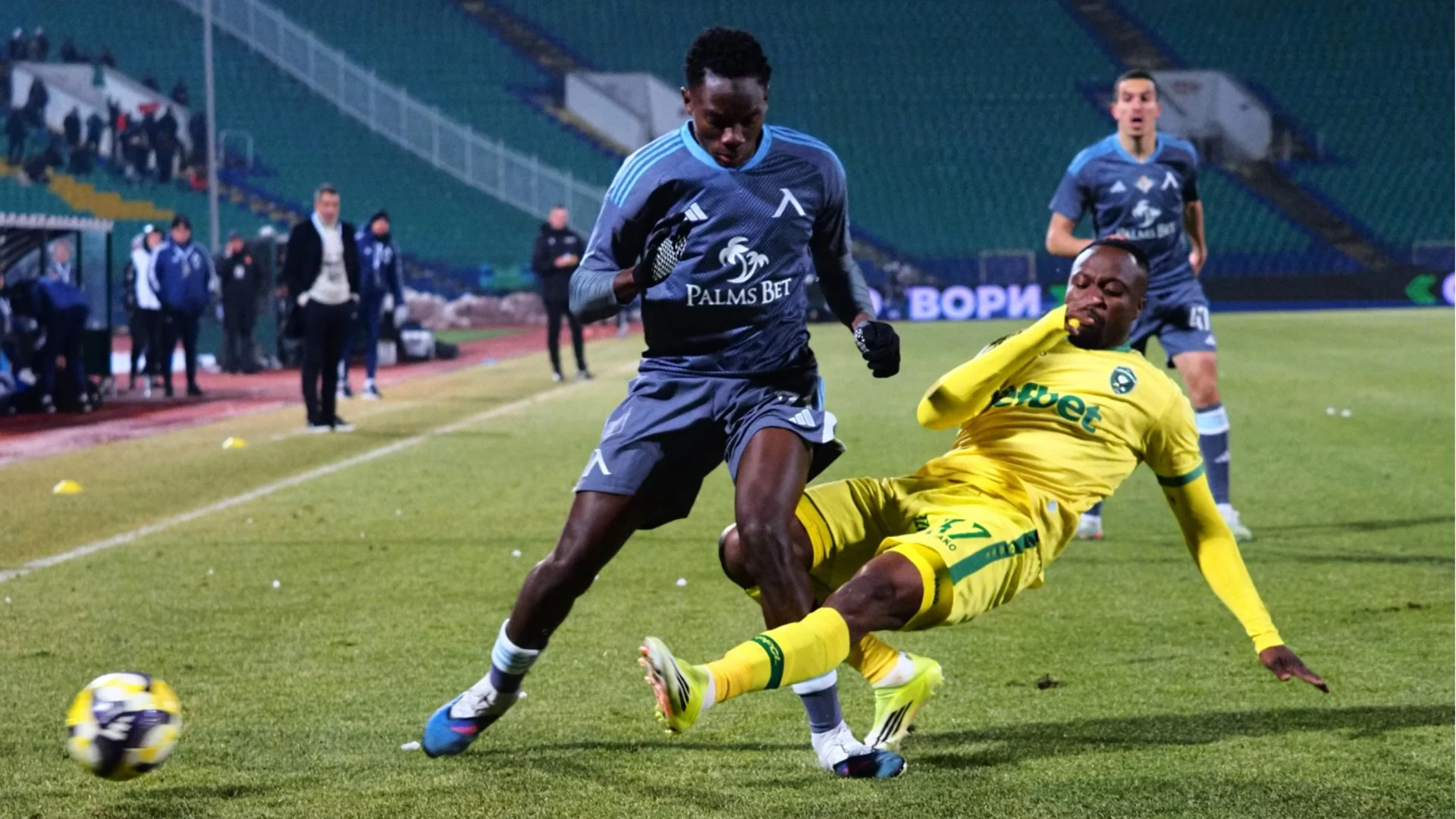 Лудогорец избухна след расизма от фенове на Левски - чули се маймунски звуци, имало и смъртна заплаха