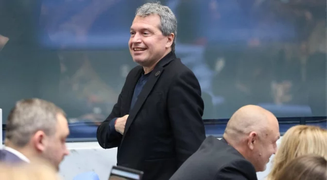 Синът на Тошко Йорданов влезе в енергийния бизнес с нова фирма, банковата гаранция - от БАКБ на Цветелина Бориславова