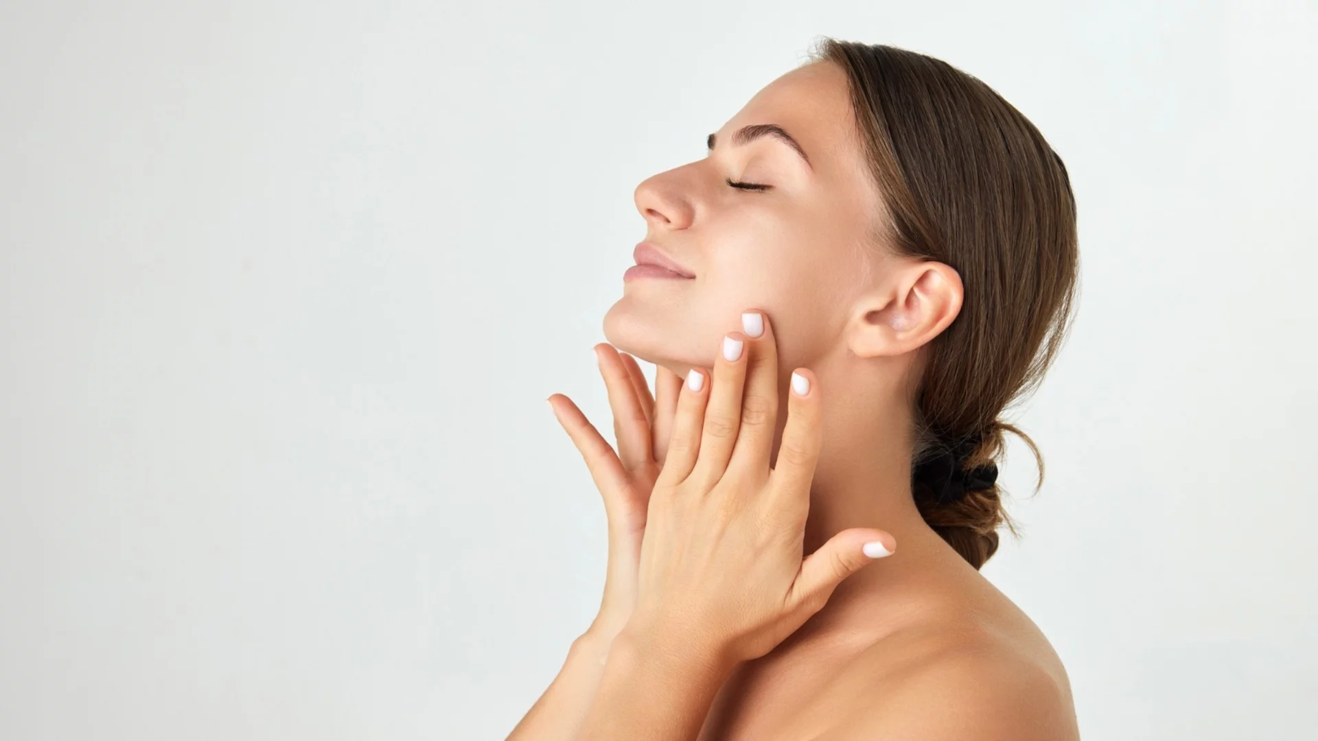 Как да се грижим за кожата си през зимата у дома