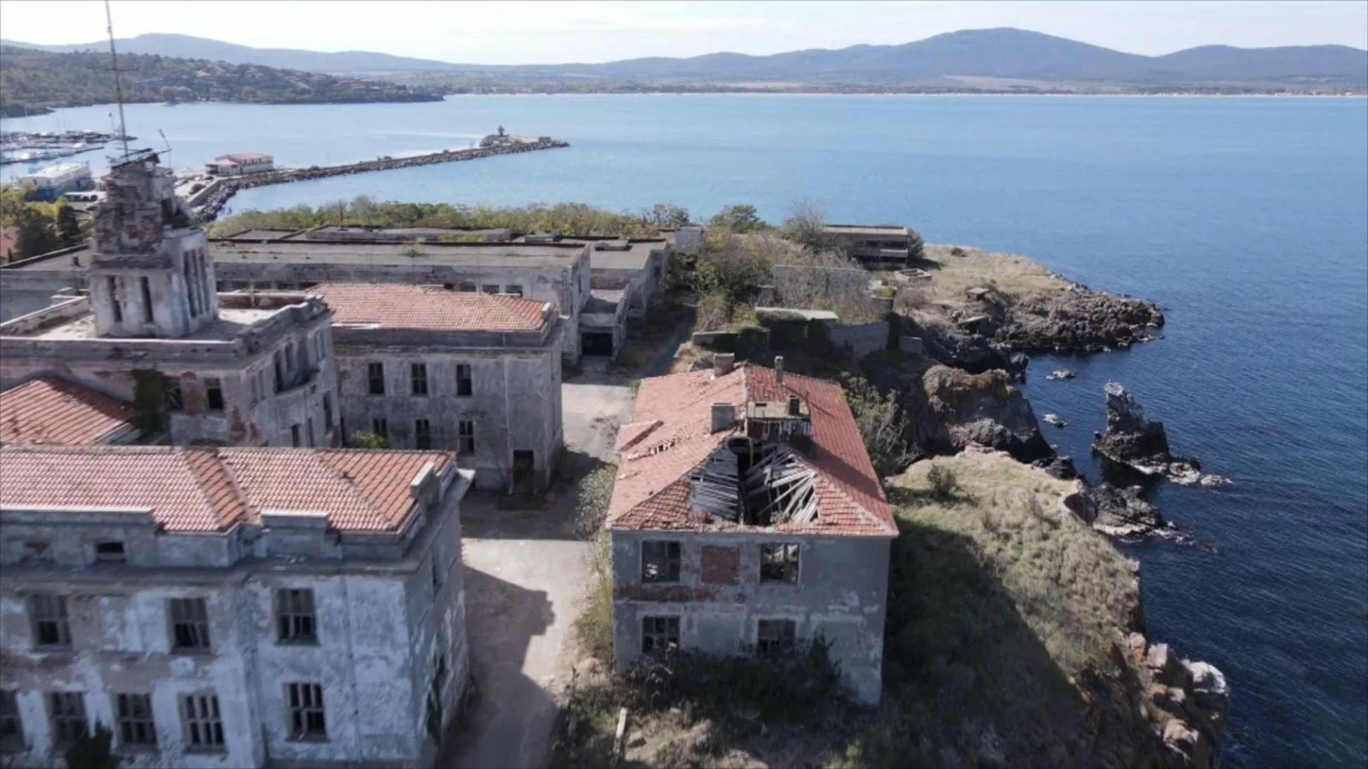 Тежък опит за грабеж в "12 без 5" на о-в Св. Св. Кирик и Юлита: Вместо център за култура - незаконни казина