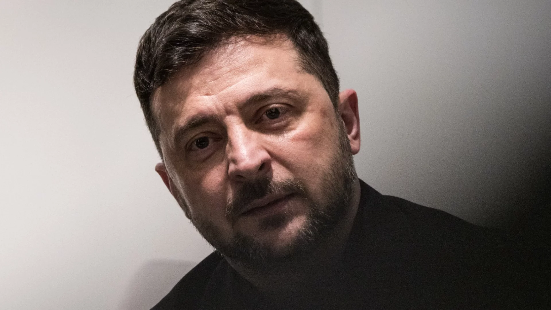 Доверието на украинците към Зеленски: Не помогнаха нито Тръмп, нито Путин