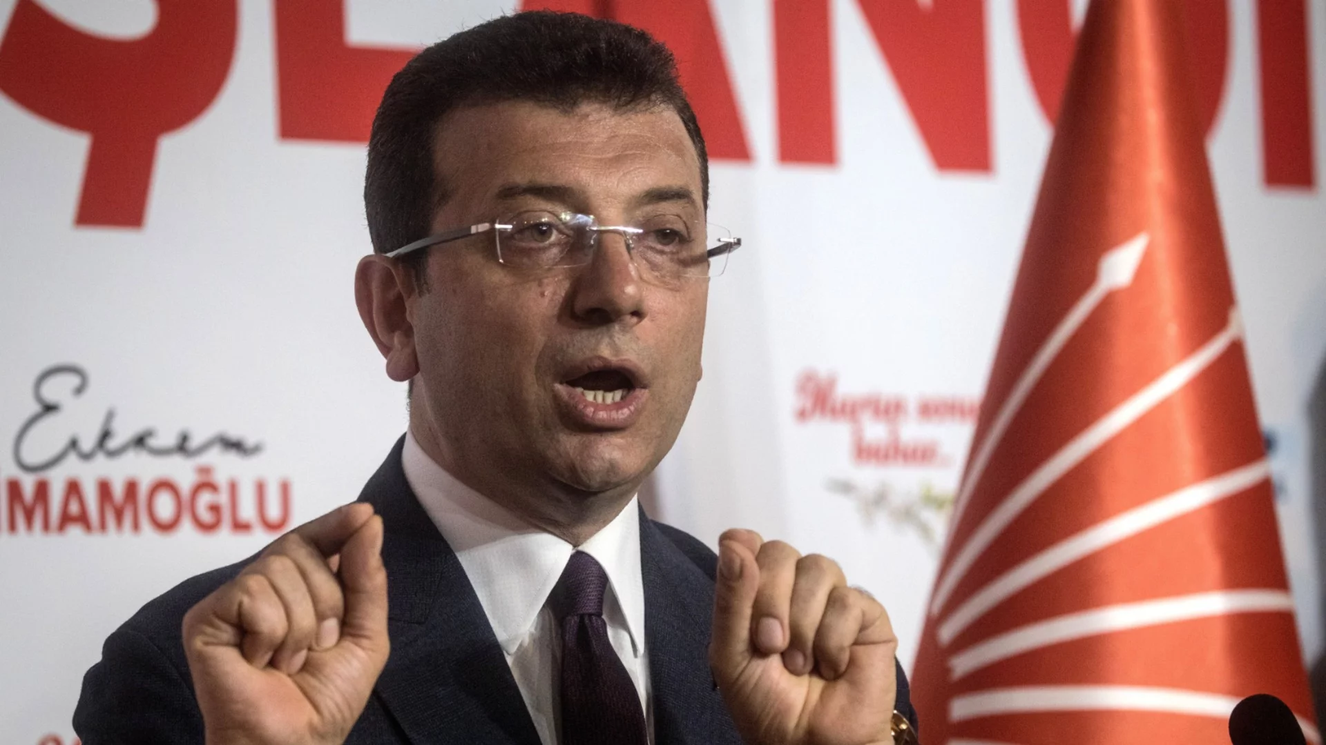 Прокуратурата иска до 20 години затвор за отстранения кмет на Истанбул Екрем Имамоглу