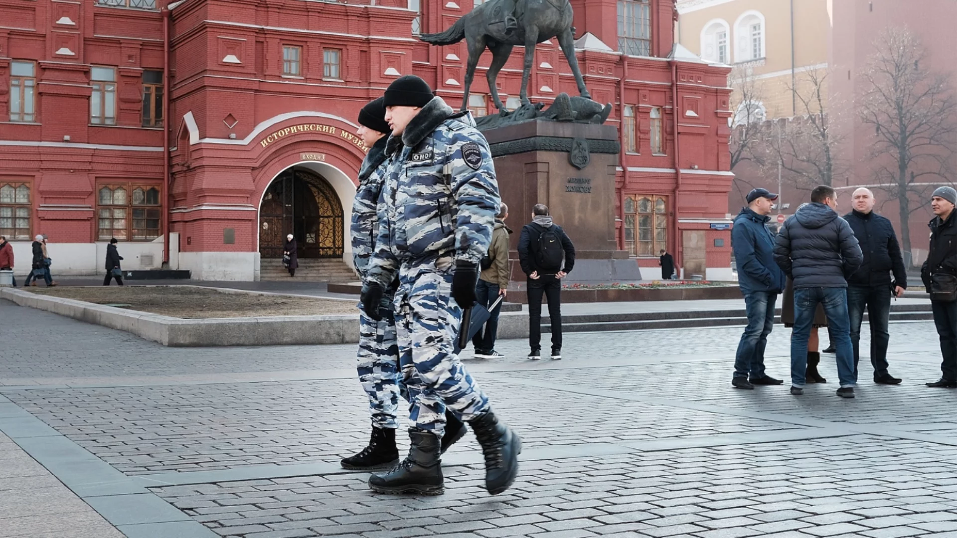 "Дълга епоха на кризи": Русия след войната на Путин в Украйна