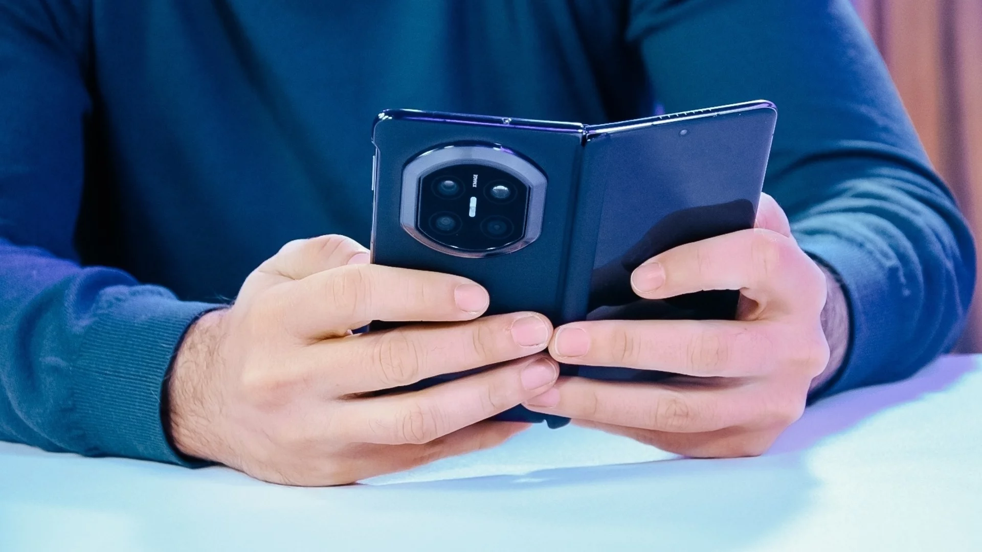 HUAWEI Mate X7 – множеството таланти на един сгъваем телефон