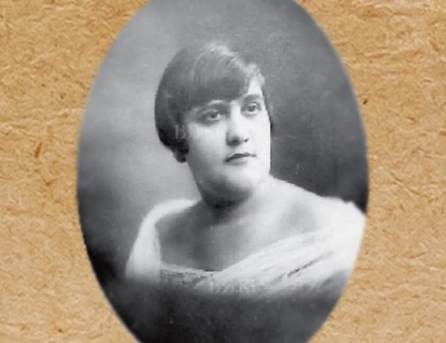 Българската Коко Шанел, която съчета европейския шик с традиционната шевица