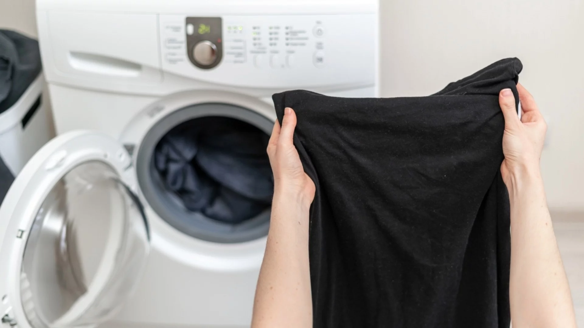 Как да предотвратим свиване на дрехите при пране