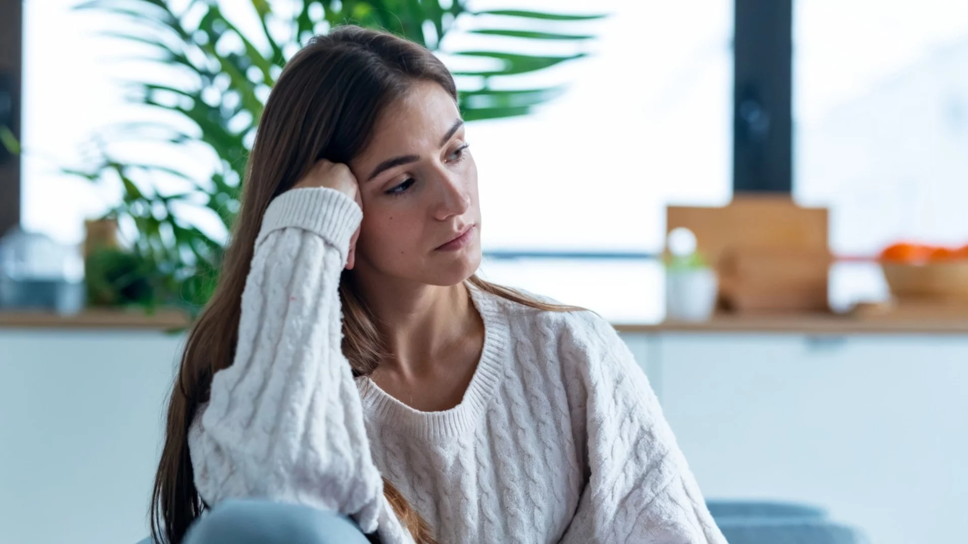 Утре Овен, Дева + още 2 зодии ще усетят тежестта на самотата