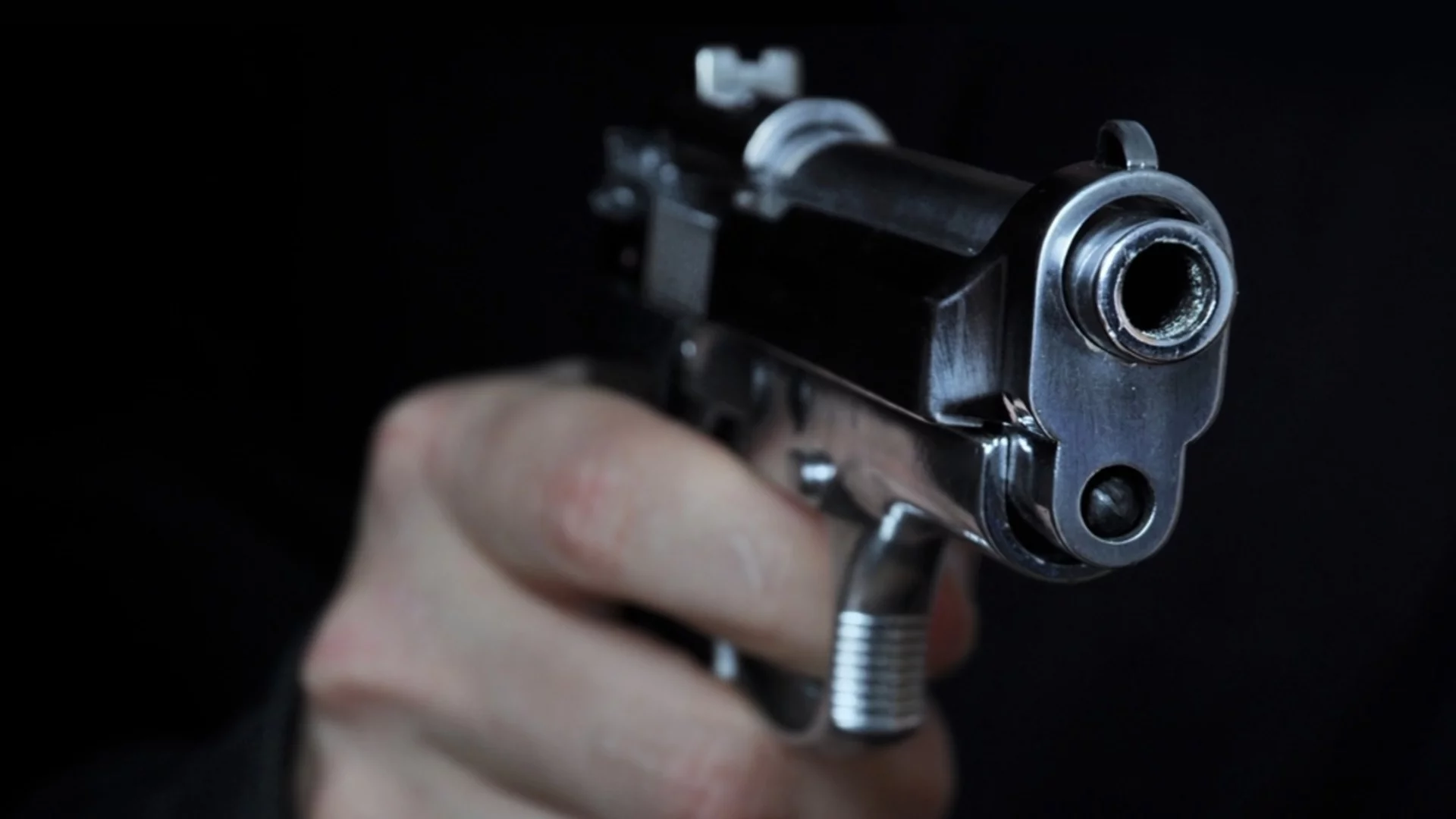 Стреляли с газов пистолет: Братя глобени за хулиганство