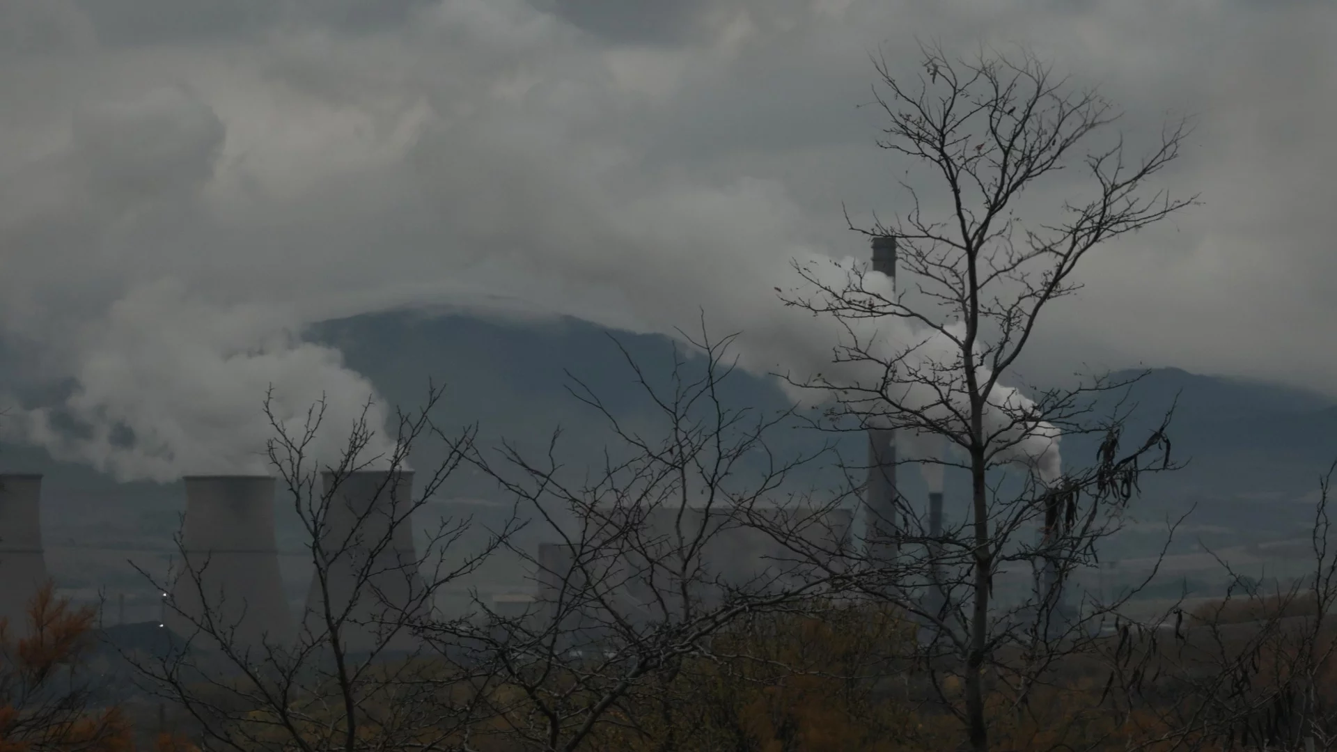 ТЕЦ "Бобов дол" трови хората и иска даже повече, държавата крие и бездейства