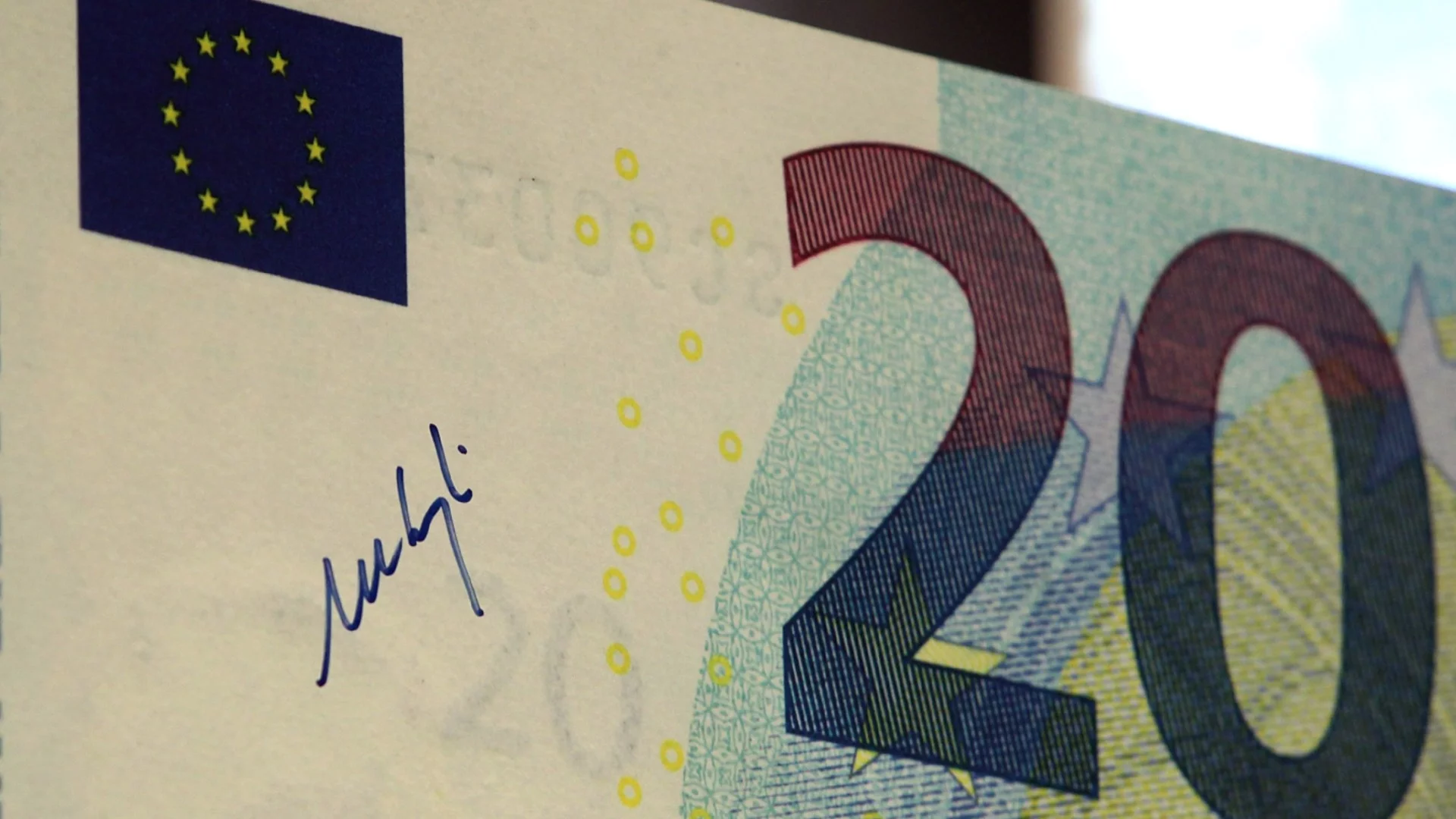 Хванаха фалшиви 20 евро в хипермаркет