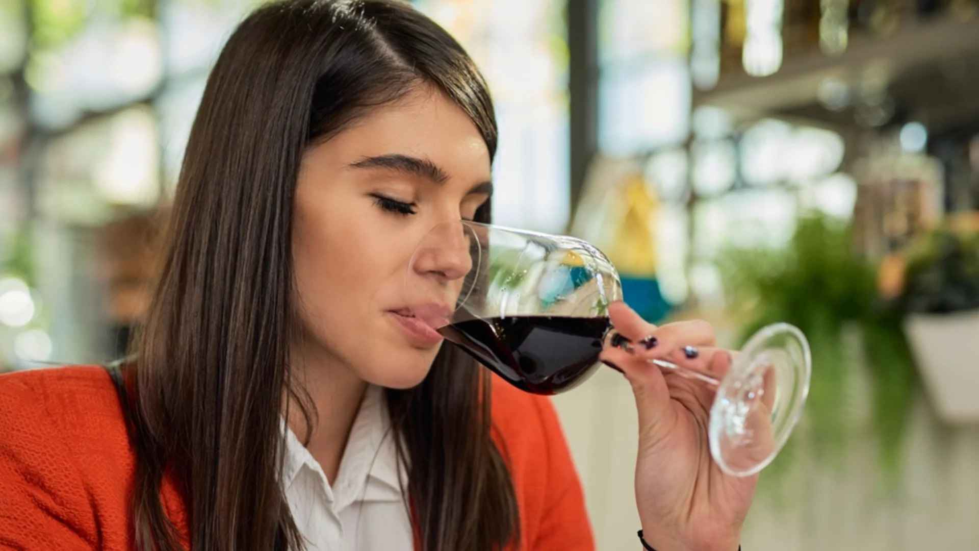 Защо е опасно, ако се зачервявате след консумацията на алкохол