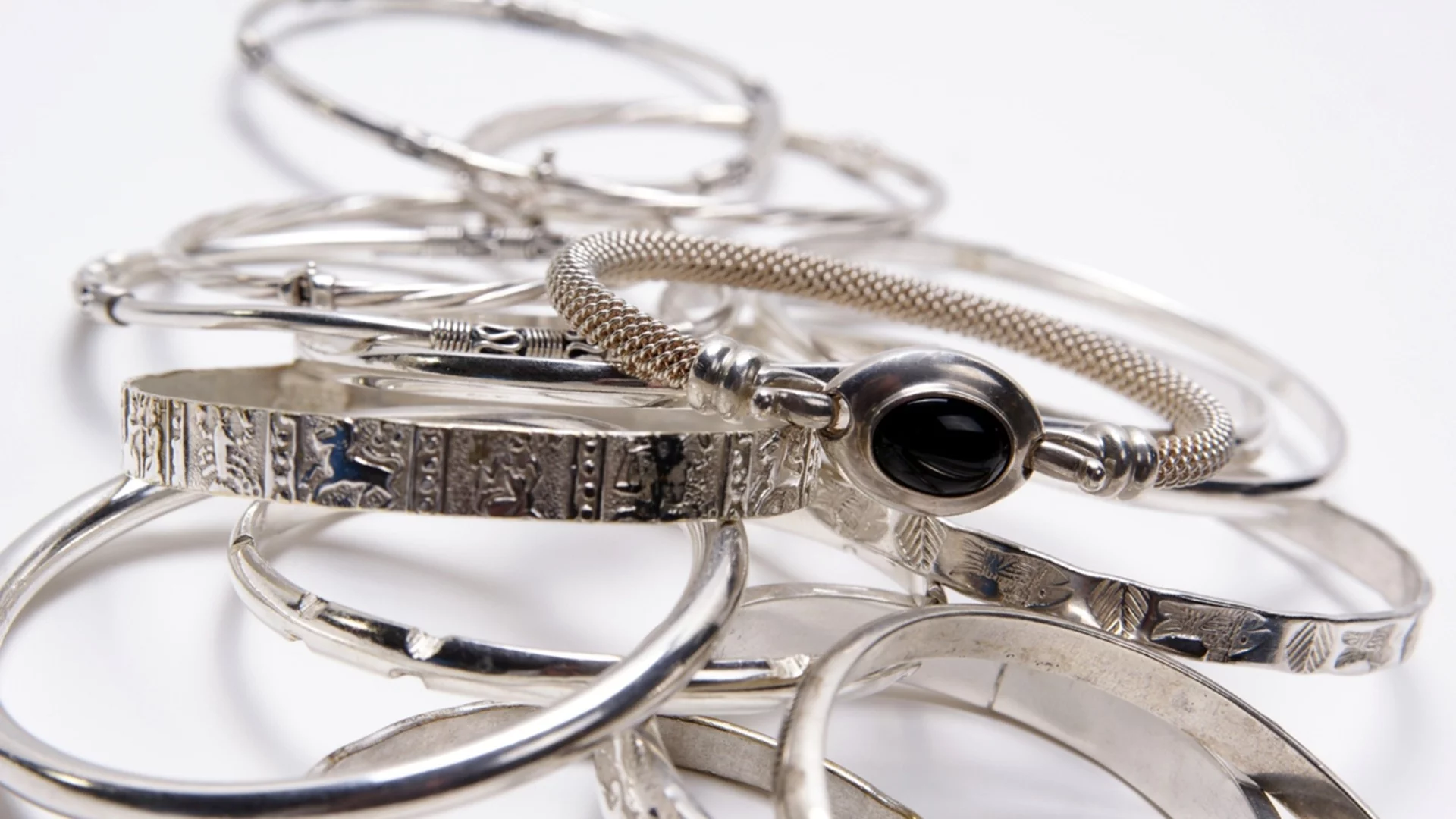 Лесен начин да различите фалшиво от истинско сребро