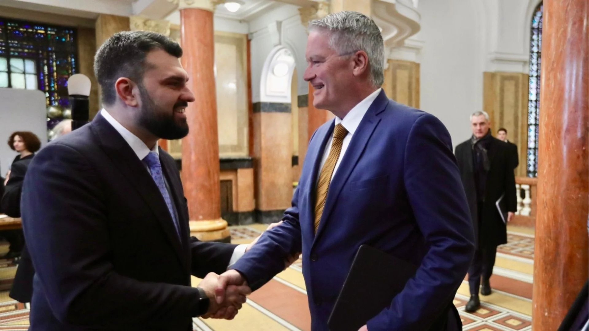 Генералният секретар на ОИСР похвали България, външният министър отличи няколко правителства (СНИМКИ)