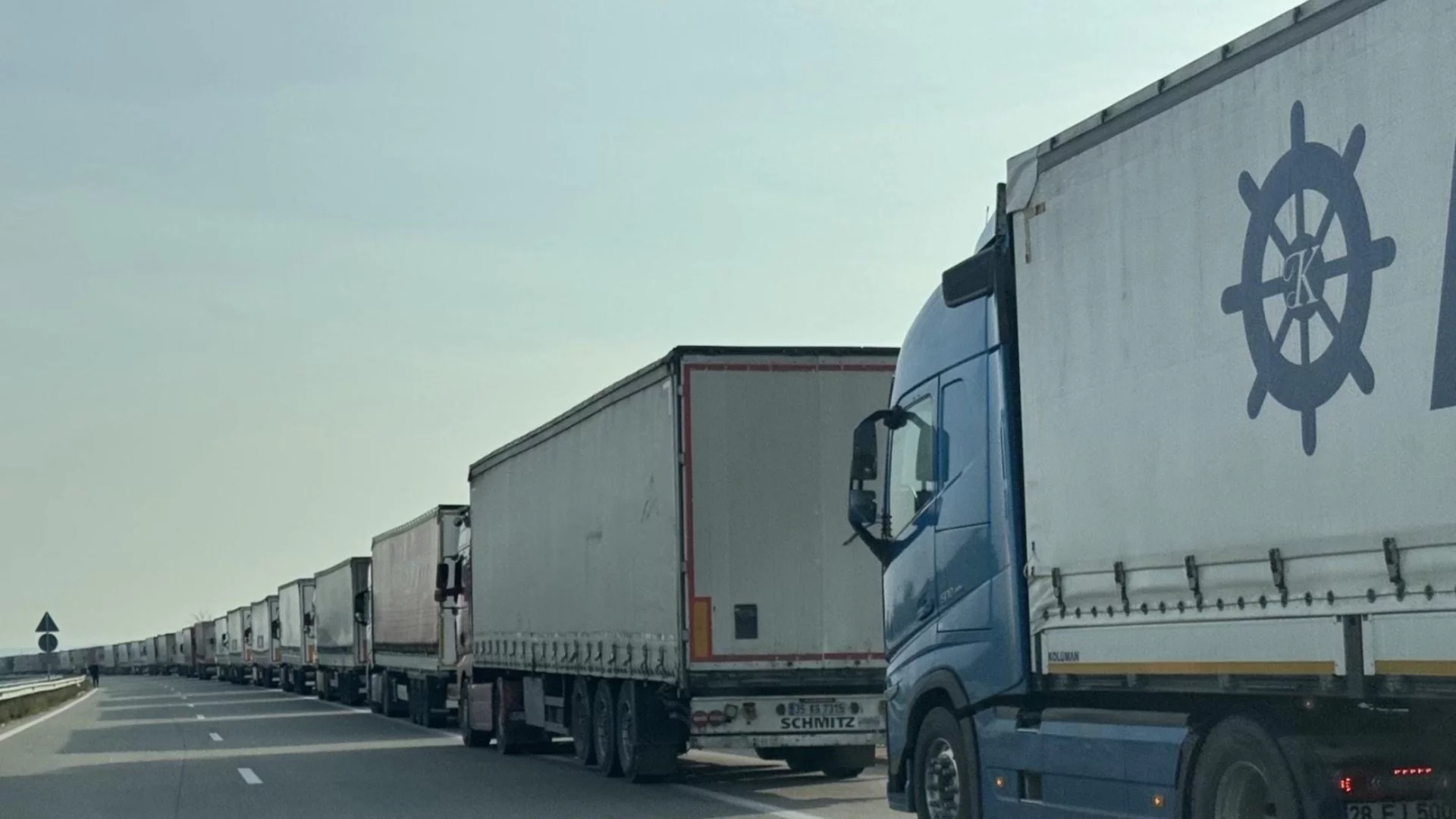 Интензивен трафик към Турция: Обстановката по границите ни