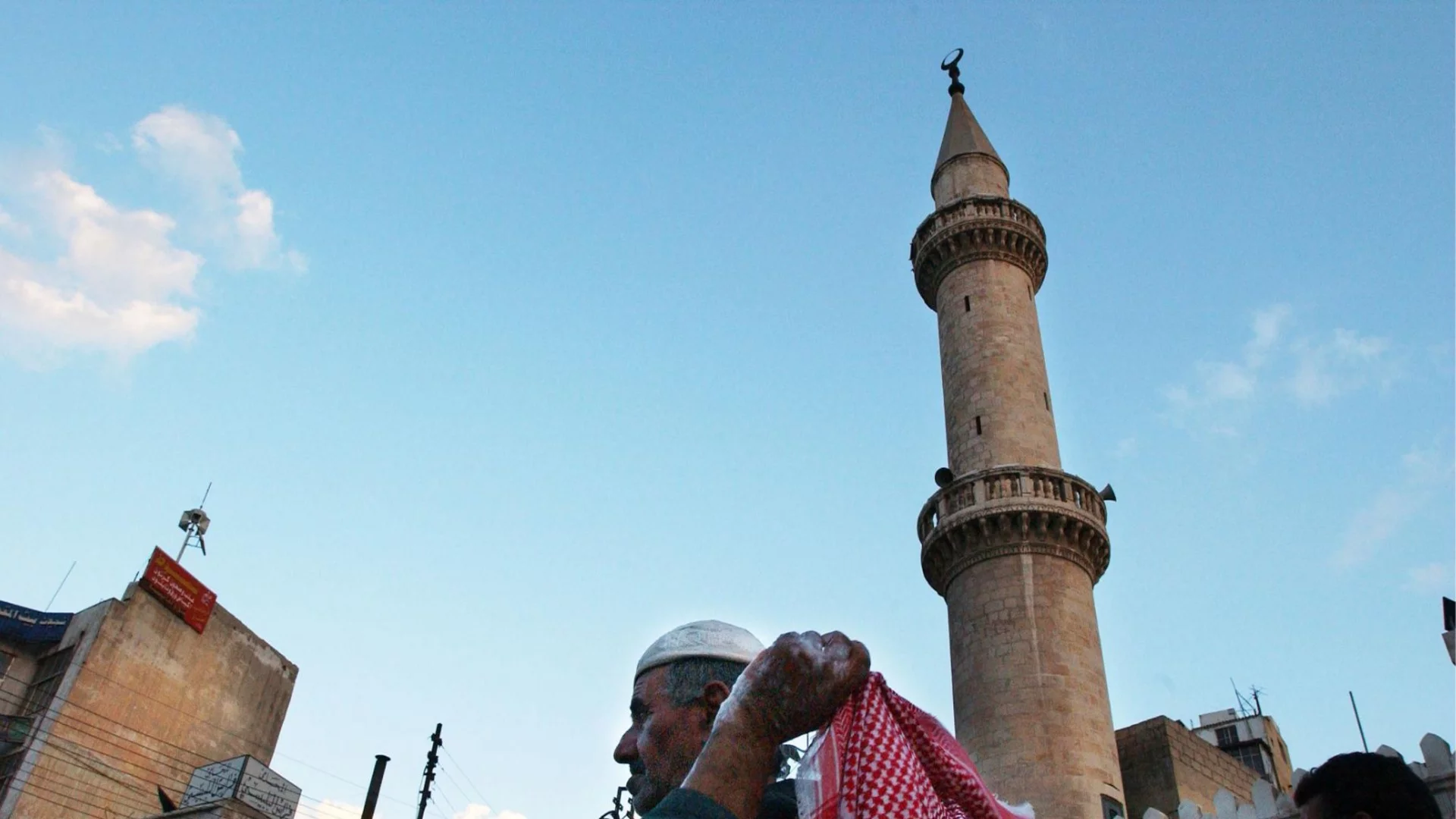 Взрив в джамия в Пакистан, десетки са убити (ВИДЕО)