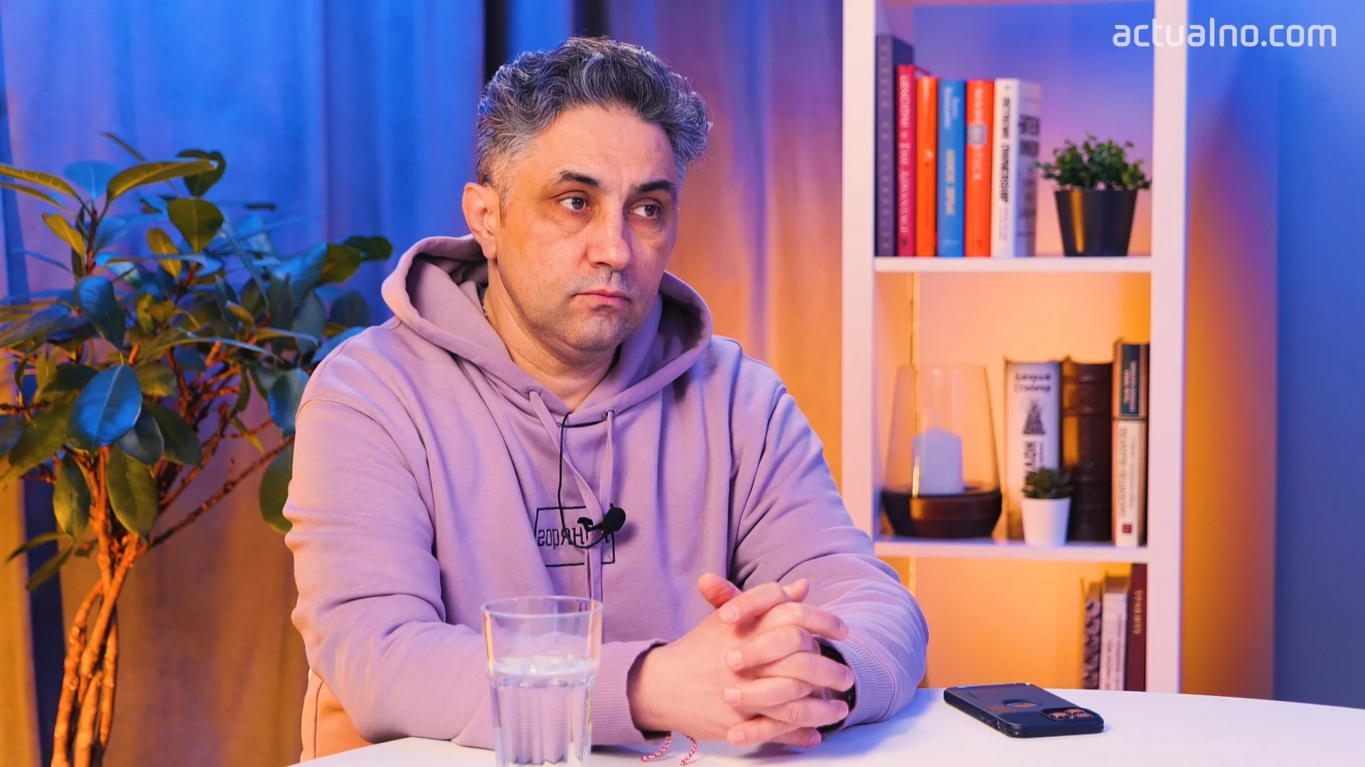 "Избор, който днес не е просто комуникационен, а откровено политически": Асен Генов за първото международно интервю на Йотова