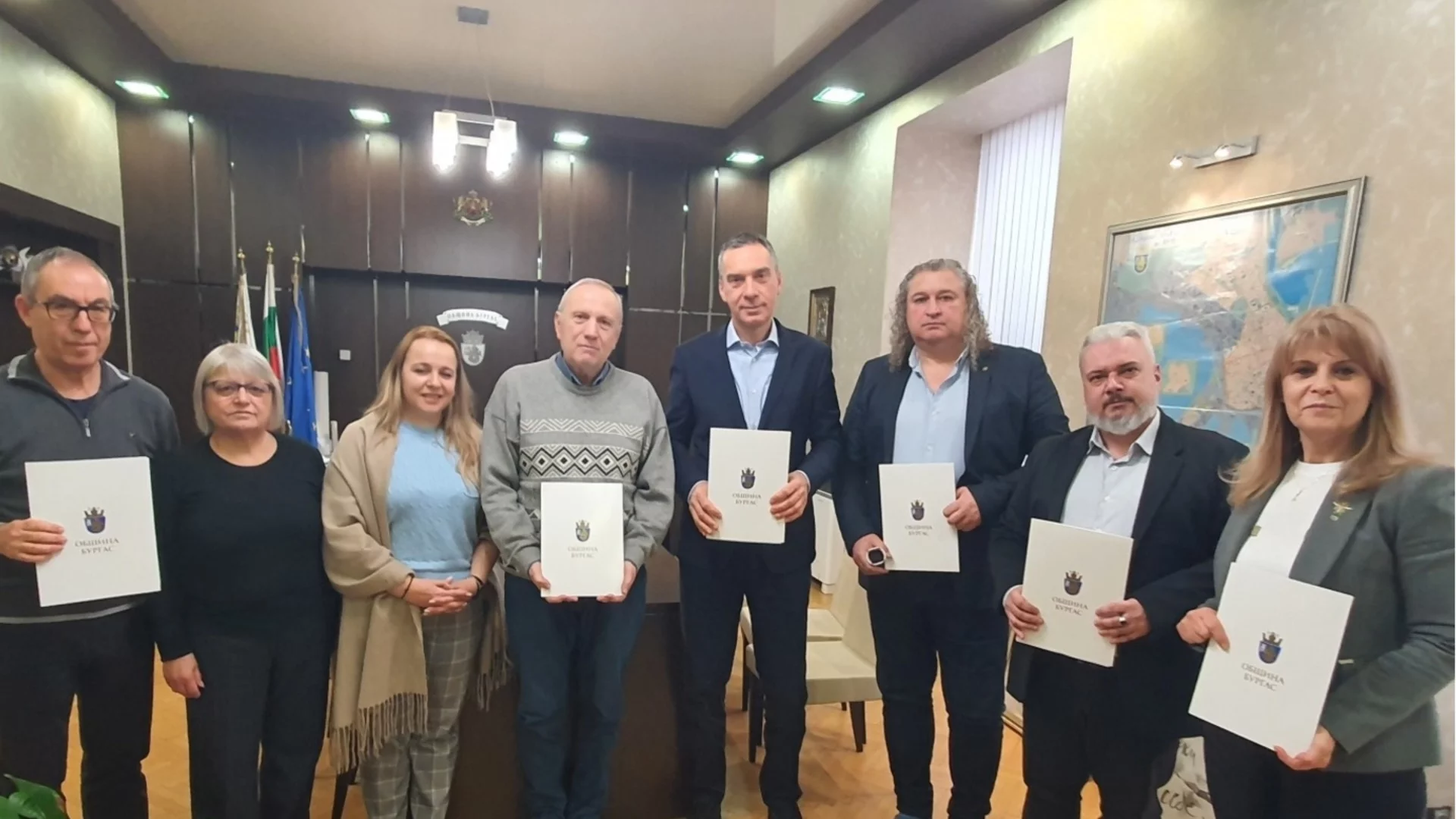 Кметът на Бургас и синдикатите подписаха анекс към Колективния трудов договр