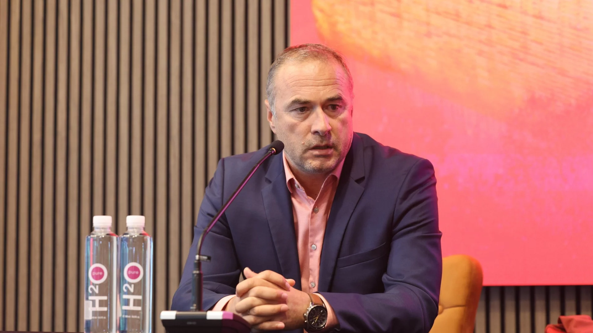 Спортният директор на ЦСКА с лаконичен коментар за нови попълнения и подновяване на ключови фигури