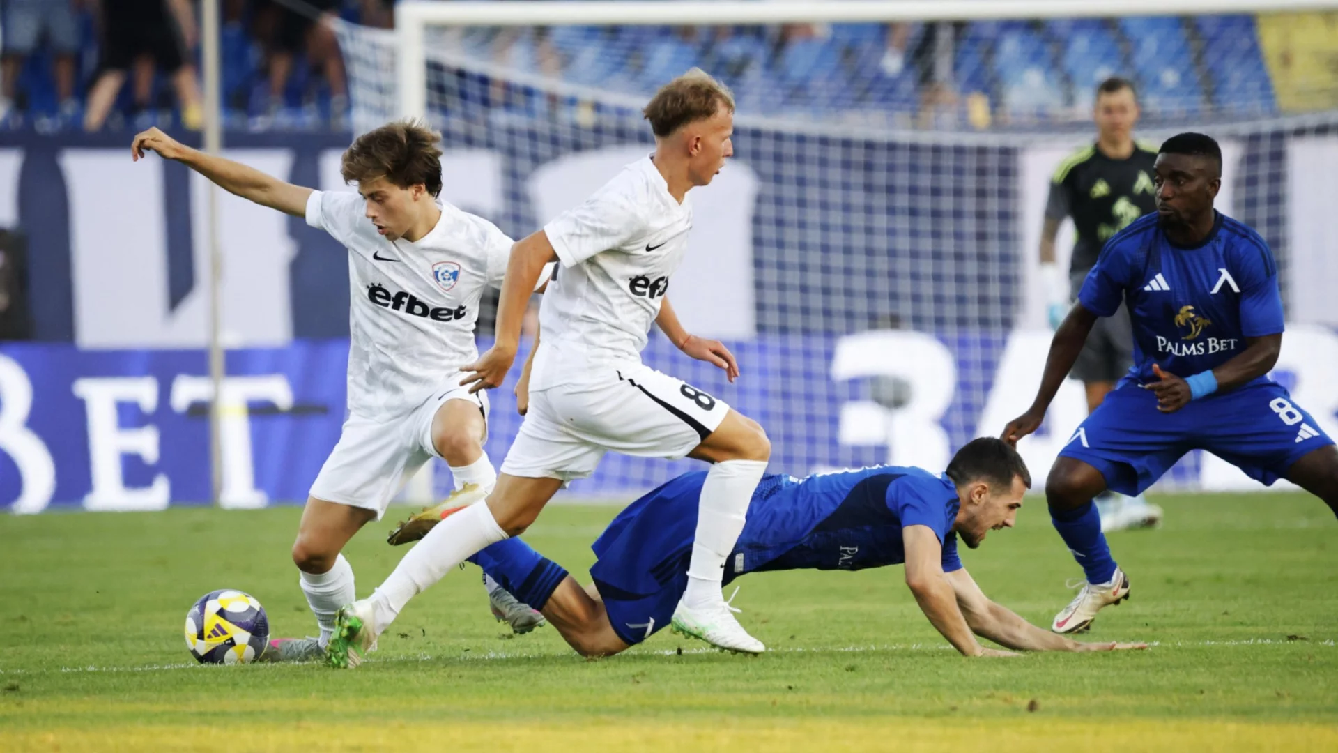 Спряган за Левски и ЦСКА получи кошмарна контузия още на старта на пролетния дял в Първа лига