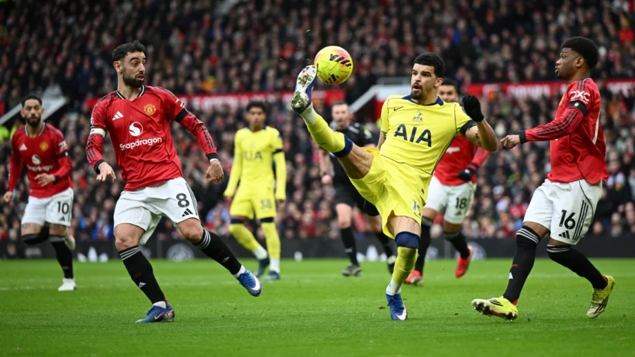 Манчестър Юнайтед подчини Тотнъм и сложи край на "черна" 4-годишна серия