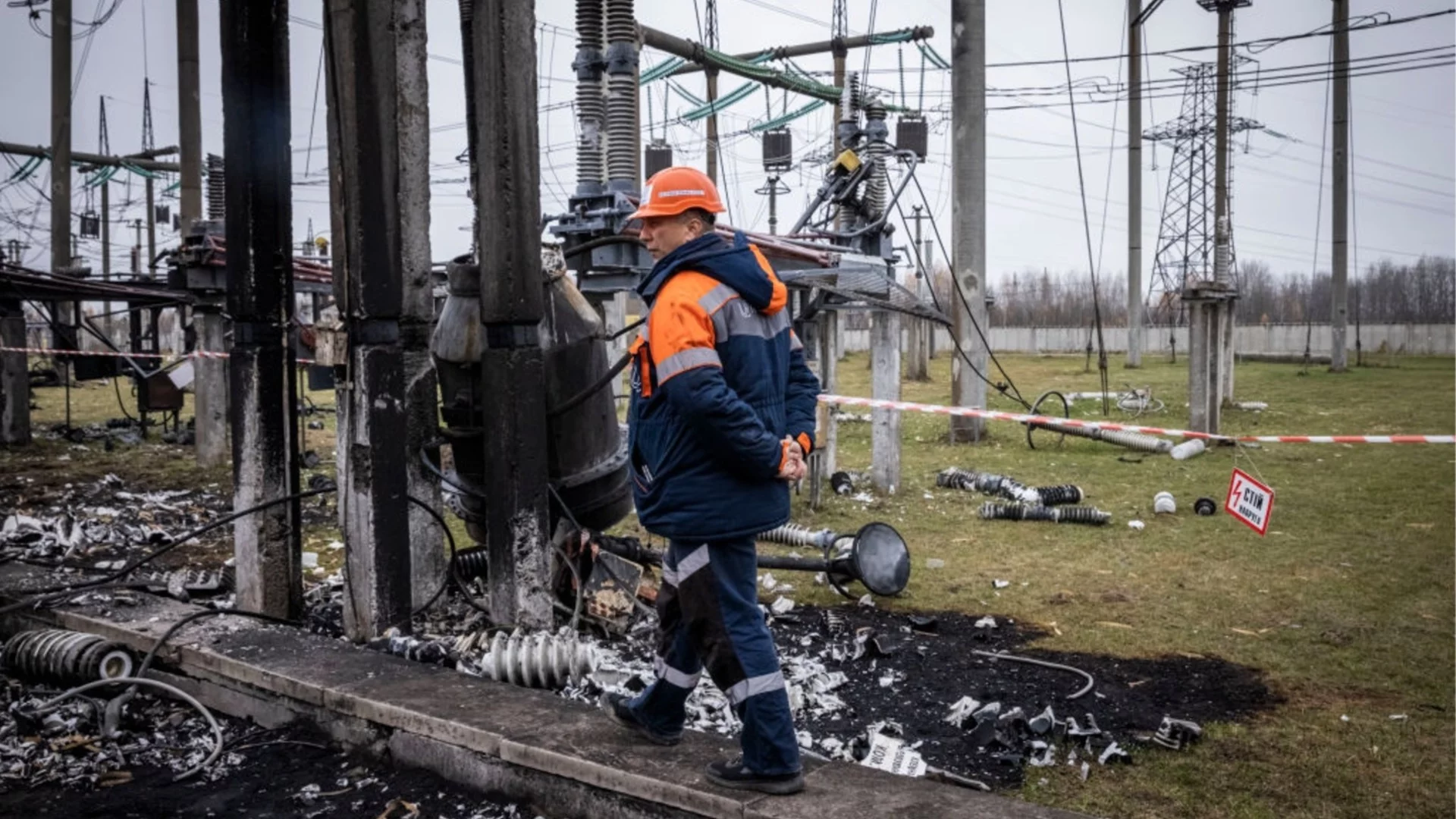 Русия с мощна атака: Аварийни прекъсвания на тока и удар по два ТЕЦ-а в Западна Украйна (ВИДЕО)