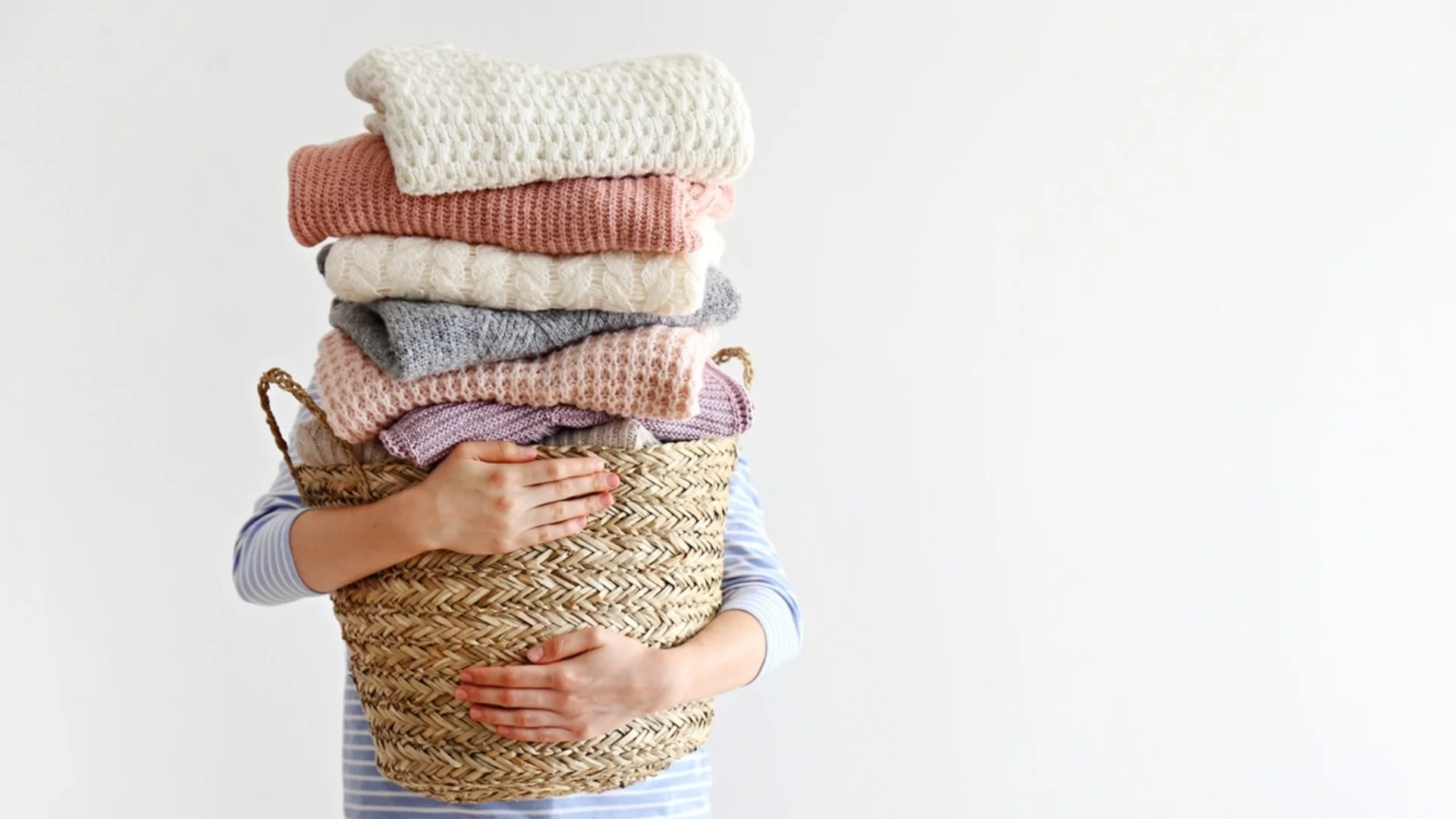 Как да се грижим за дрехите според материята