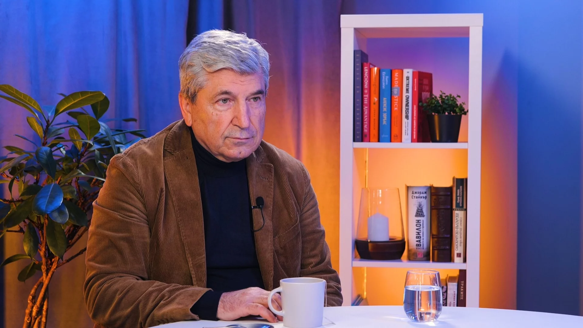 "Убиха всички. А мъртвите не говорят": Илиян Василев със свой прочит на случая в Петрохан