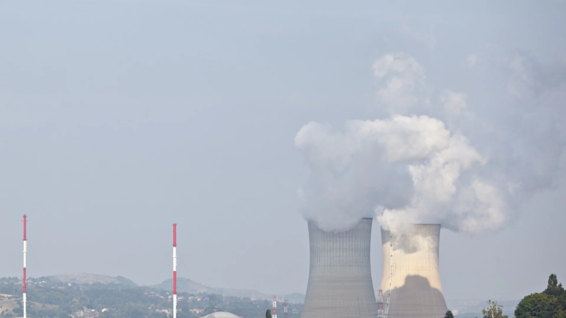 Сърбия обмисля закупуването на дял в унгарска АЕЦ 