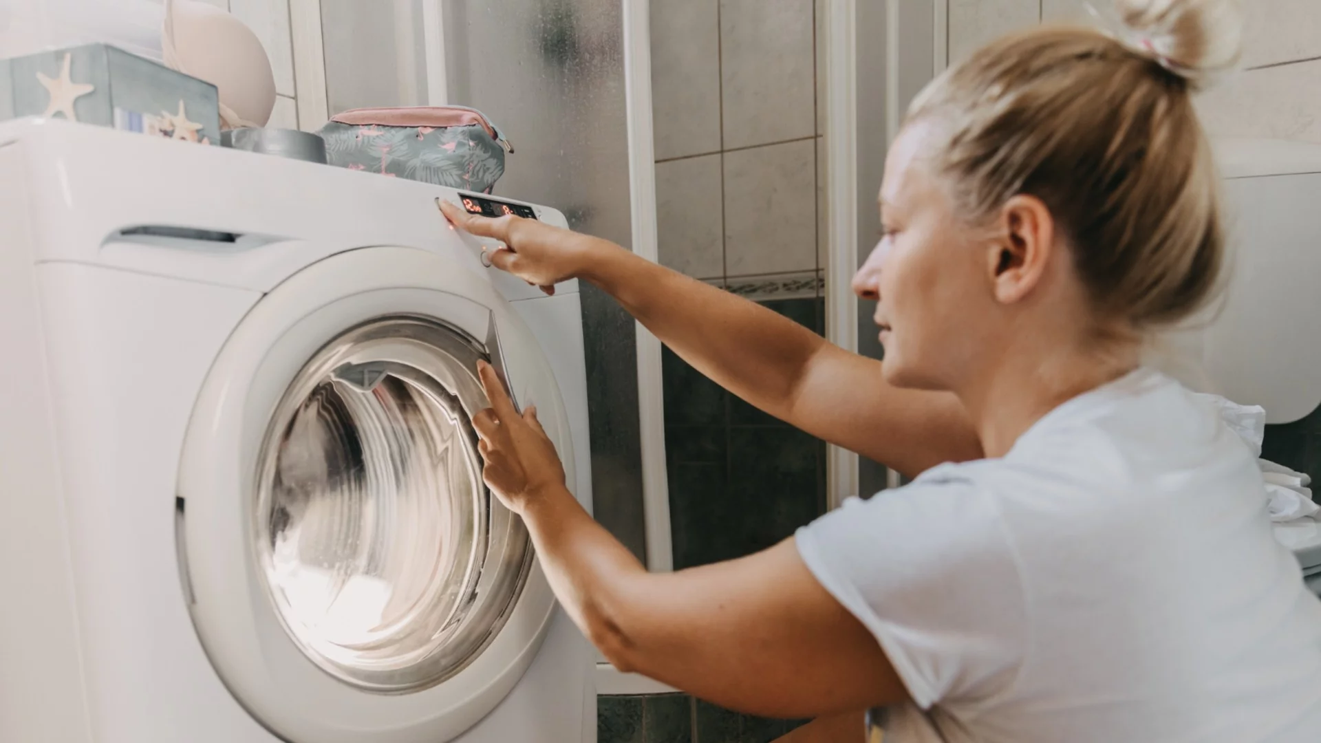 Как да сортираме дрехите правилно преди пране