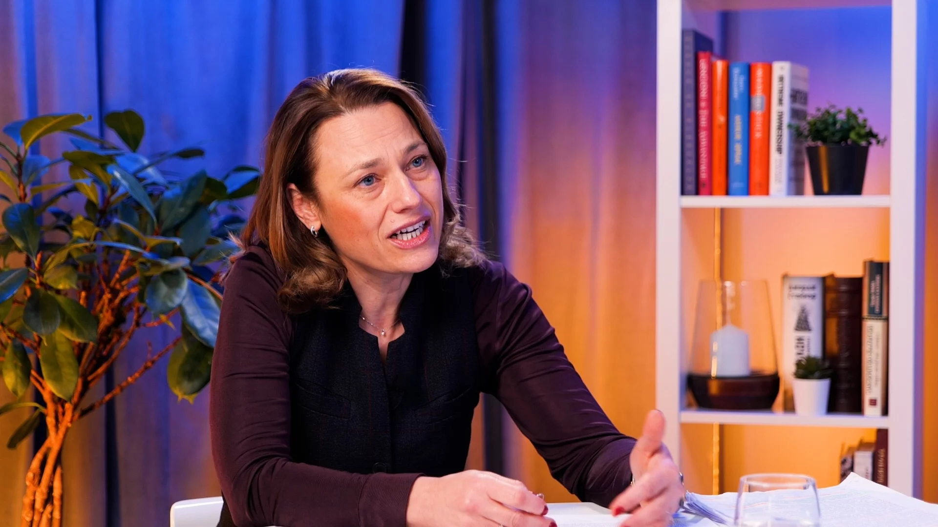 Ива Митева изглежда става част от партията на Румен Радев